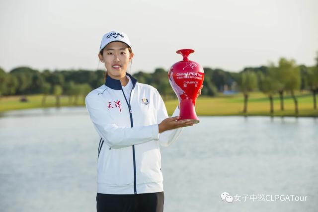 低于标准杆|史上第八位！业余也疯狂