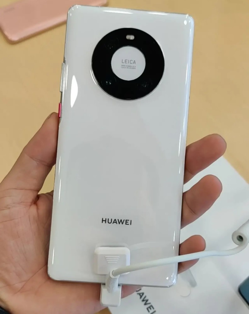 提前真机上手华为mate40pro,国行价今天公布