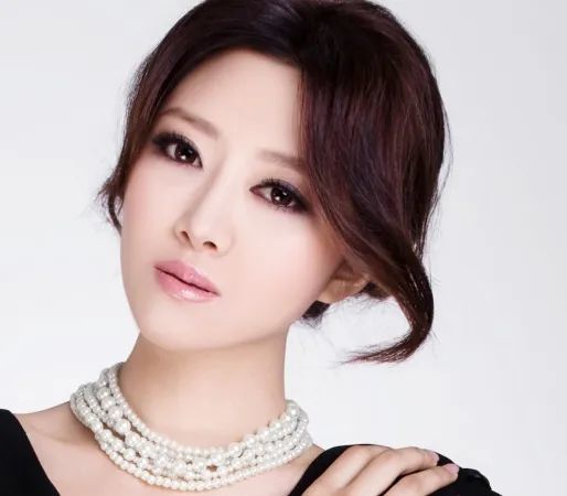 南京广电名嘴主持一场婚礼,到底多少钱?_腾讯新闻