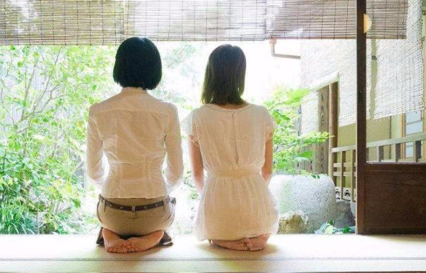 日本人为啥总是"跪坐",难道真是当地的传统?