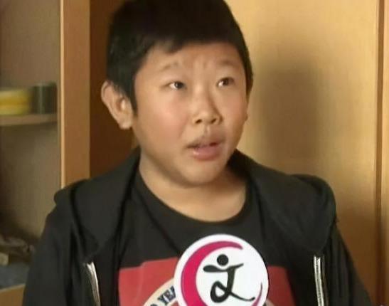 "不老童星"侯祥,出道17年只演小孩,身高158娇妻美如花