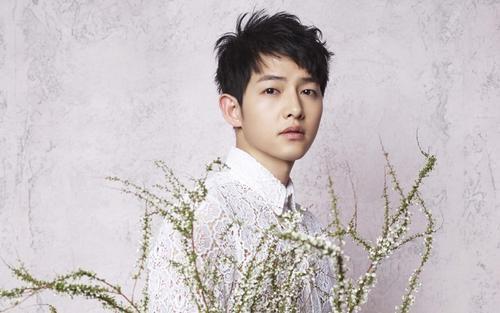 宋仲基|35岁宋仲基变肌肉男？胸肌健硕臂膀宽厚差距大，离婚后动作频频