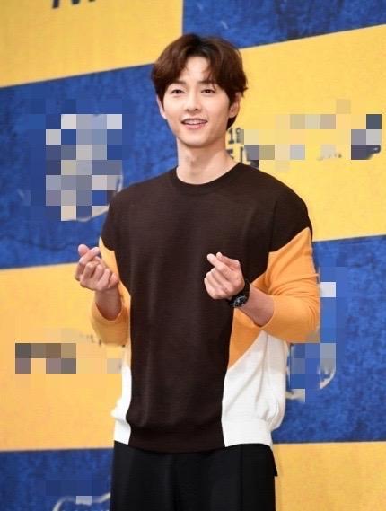 宋仲基|35岁宋仲基变肌肉男？胸肌健硕臂膀宽厚差距大，离婚后动作频频