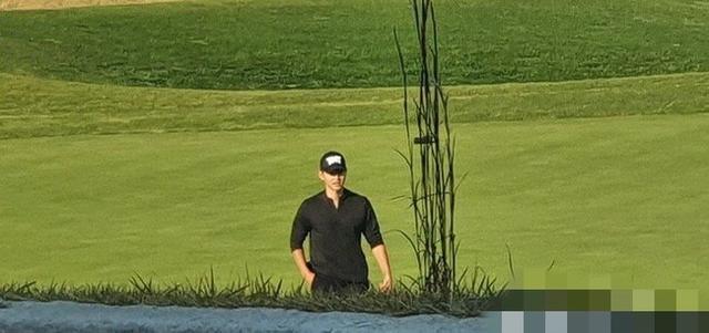 宋仲基|35岁宋仲基变肌肉男？胸肌健硕臂膀宽厚差距大，离婚后动作频频