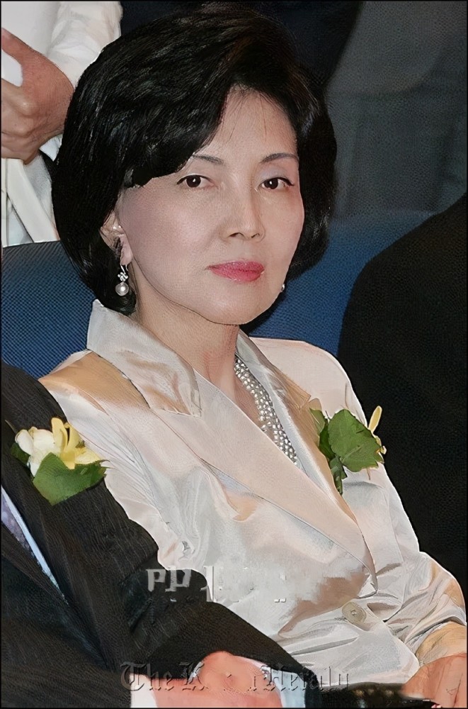 75岁洪罗喜不简单一己之力开启三星美貌富三代她才是隐形女王