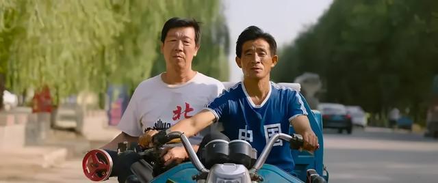 导演|片中演员90％是导演亲戚，一波“虎”操作后，竟拍出国产片良心
