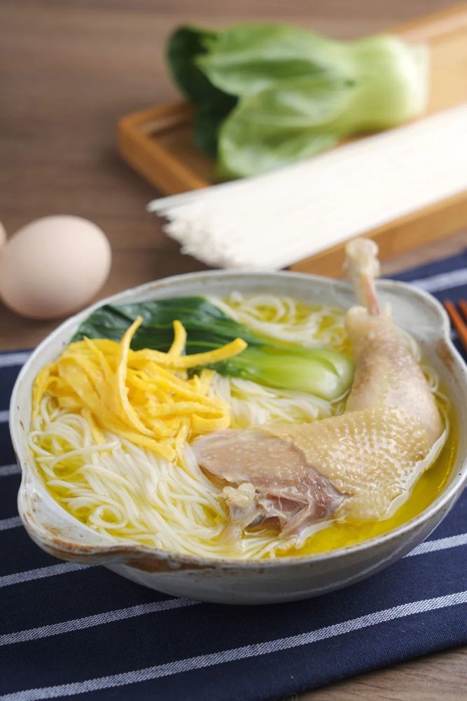 天冷了吃一碗暖心又养胃的养生面鸡汤面孔老师教做菜