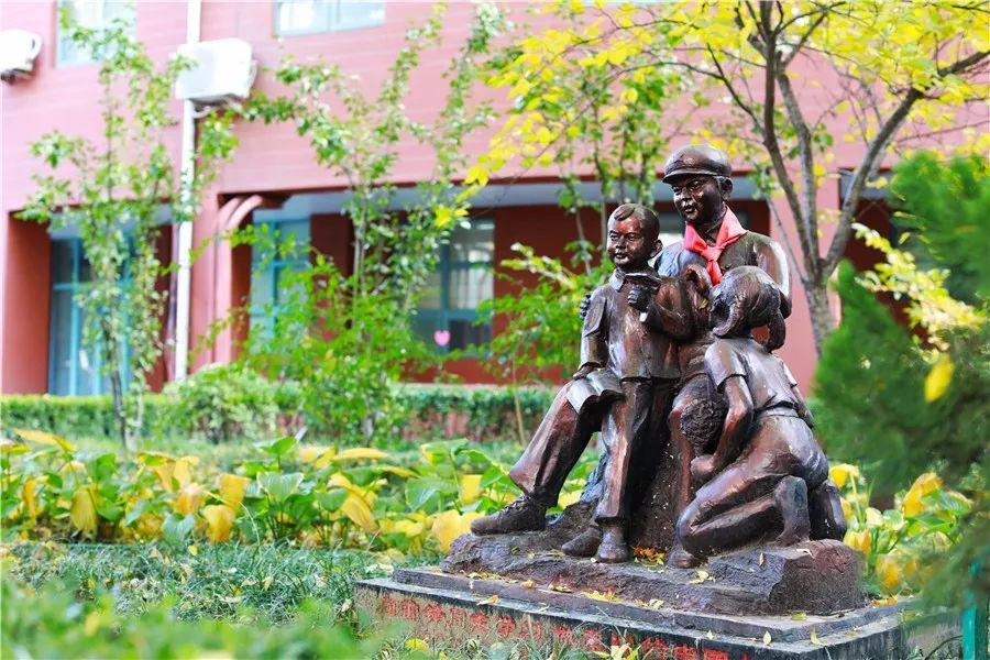 海淀区|这20所北京中小学幼儿园的秋季美景，你想为谁点赞？