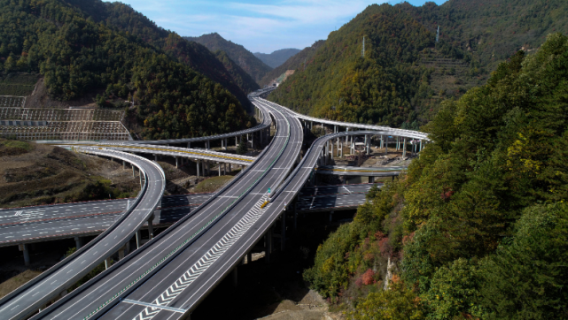 风哥资讯太凤高速建成通车打通了从宝鸡到陇南的高速通道