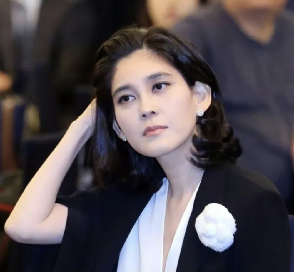 韩国最美富二代霸气全失 三星长公主李富真憔悴哭送父亲最后一程_腾讯新闻