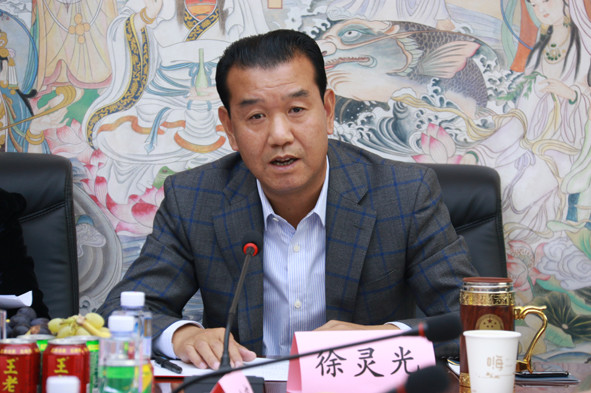 会上,甘肃省易经学会会长徐灵光讲述了他收藏《四库全书》的经历及