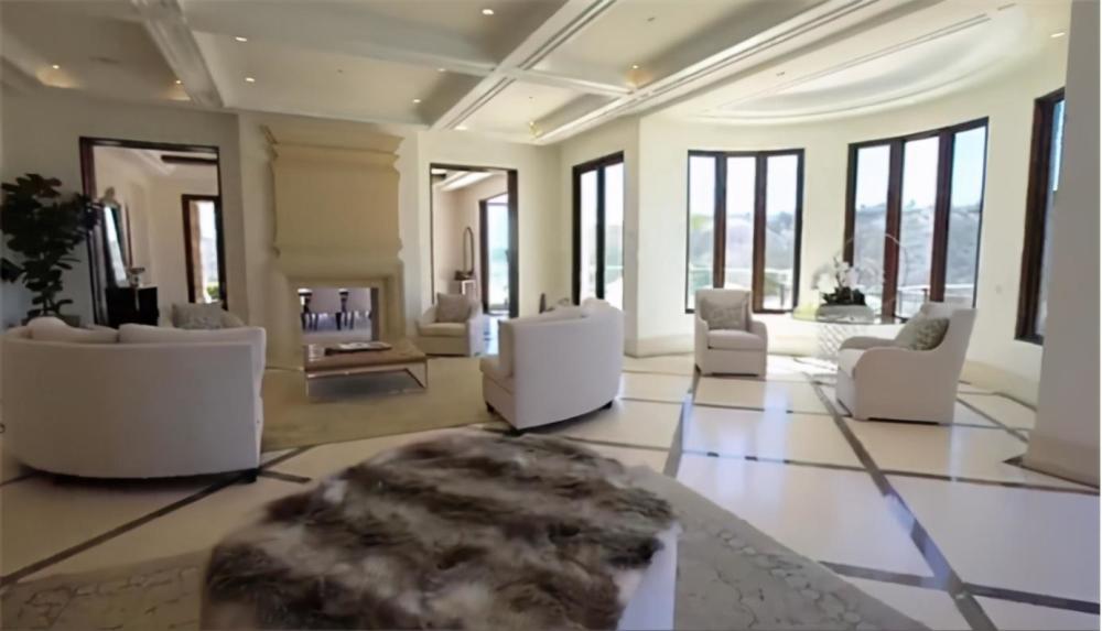 nba巨星哈登洛杉矶豪宅,奢华到夸张,堪比宫殿很"哈登"