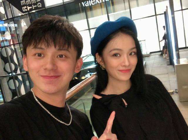 和金莎约会的盛况有2个朋友也在恋爱节目网红好友说他出人头地了