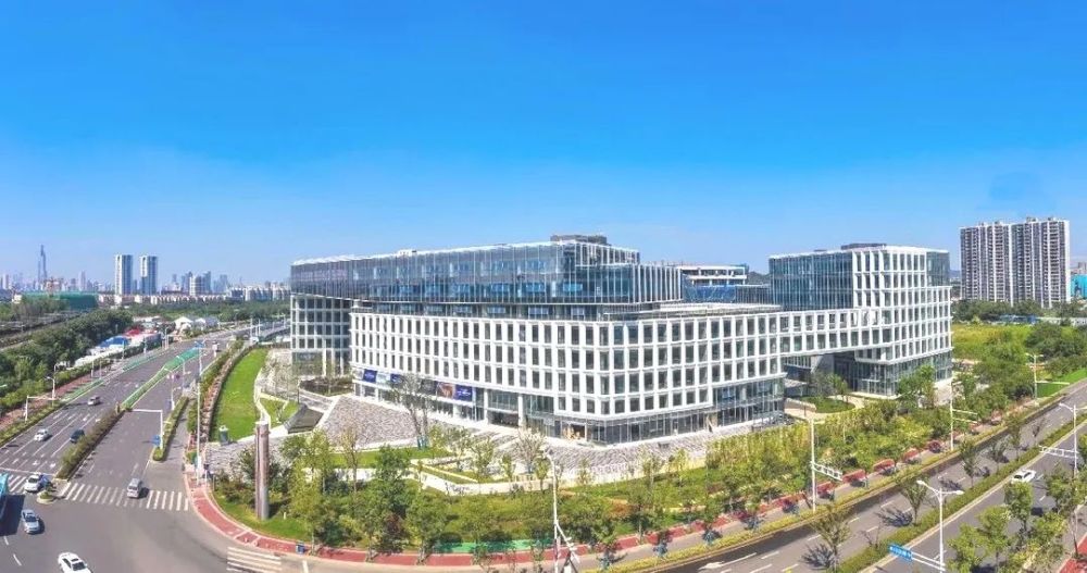 60万方产融联盟新城落地!南京星河world惊艳开园