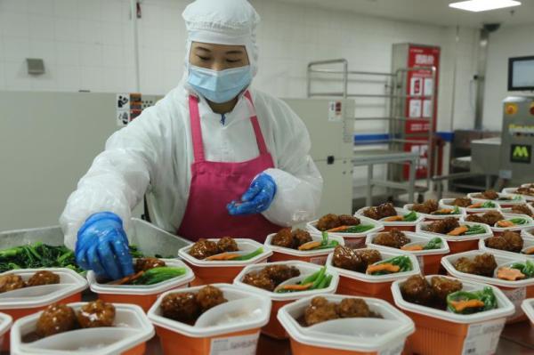 提升機上餐食的豐富度和口感,許多企業積極自救——東航食品,廈門航空