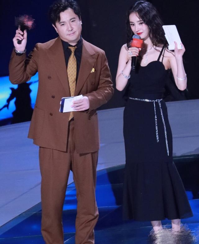 迪丽热巴|女明星造型全翻车？郑爽窗帘刘海拖后腿，热巴油光满面眉毛太粗犷