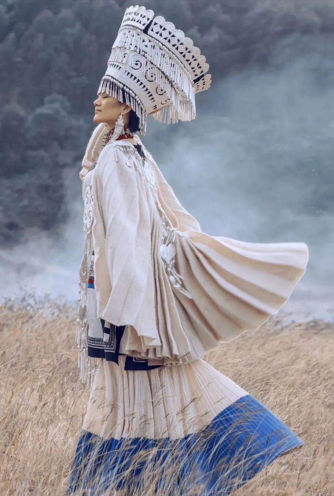 大凉山|拥抱短视频：非遗彝绣在快手“绣”出精彩