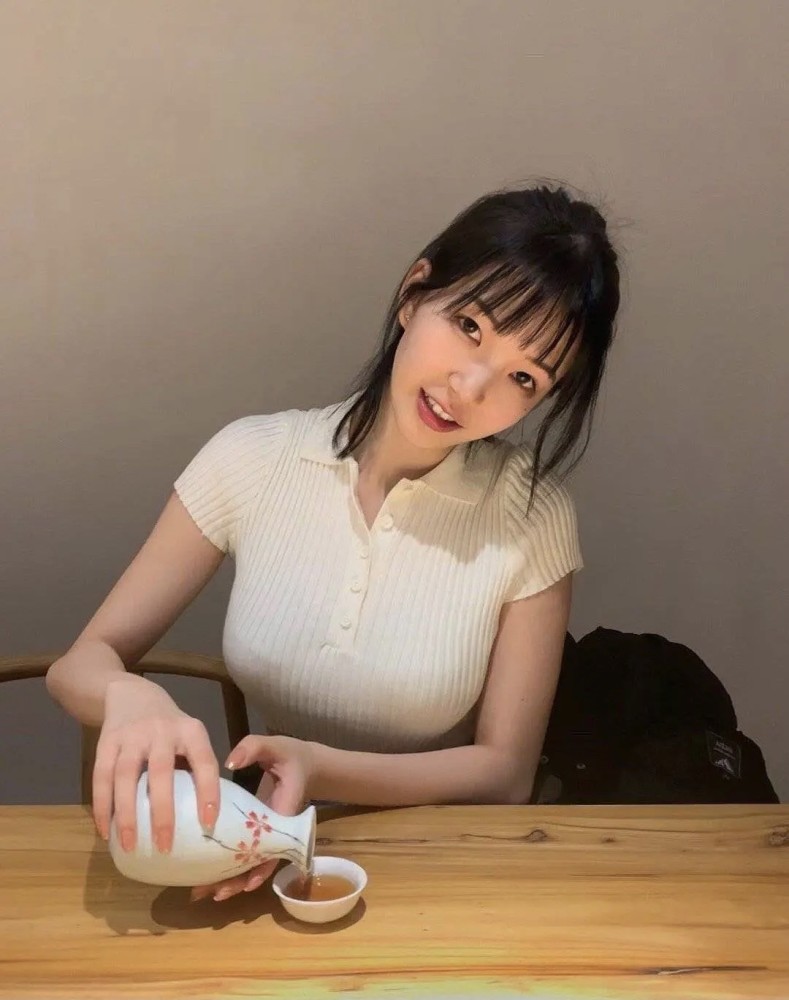 网红|知乎美女直播却大翻车！精修照片和直播颜值“毫不相干”，太敢P