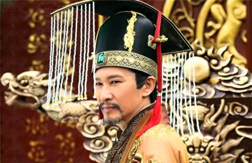 古代警惕性最高的大臣,皇帝刚赐他免死铁券,回家就率部起兵造反