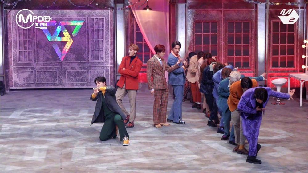 防弹少年团|SEVENTEEN再获一位成三冠王，复古风帅气，势头不输前辈防弹少年团