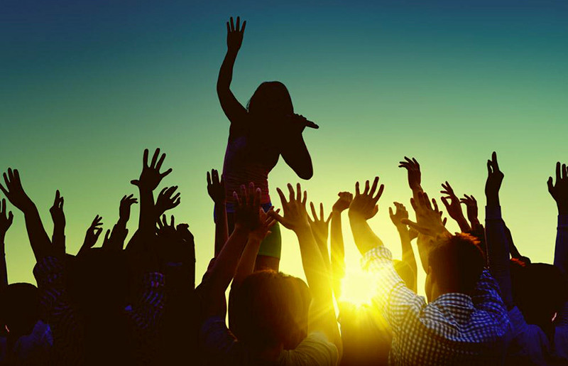 地球|为何人类几万年进化出高等智慧，而恐龙统治地球近2亿年也没有？