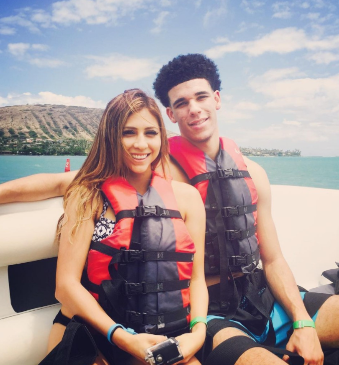 球哥和女友denise大学时就已经在交往,他们俩育有一个女儿.