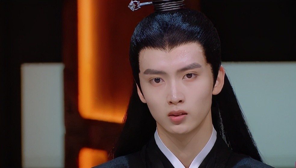 赵露思|赵露思紧急辟谣“表白肖战”！流量明星被粉丝控制，尔冬升才骂过