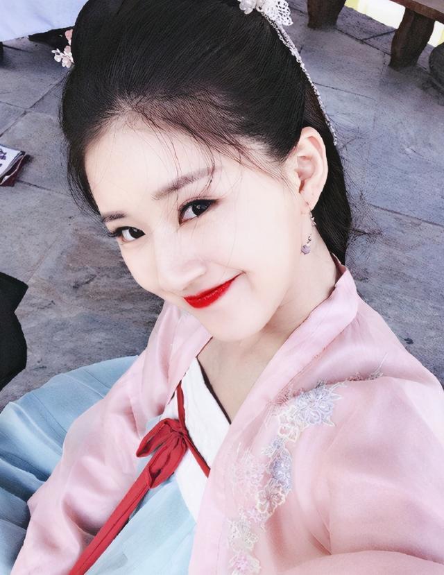 赵露思|赵露思紧急辟谣“表白肖战”！流量明星被粉丝控制，尔冬升才骂过