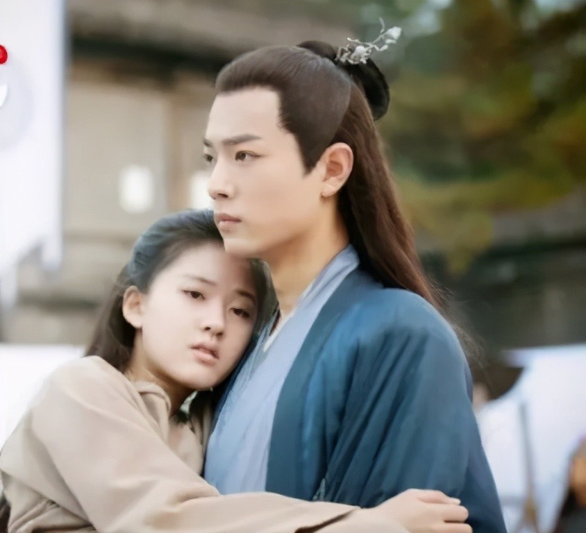 赵露思|赵露思紧急辟谣“表白肖战”！流量明星被粉丝控制，尔冬升才骂过