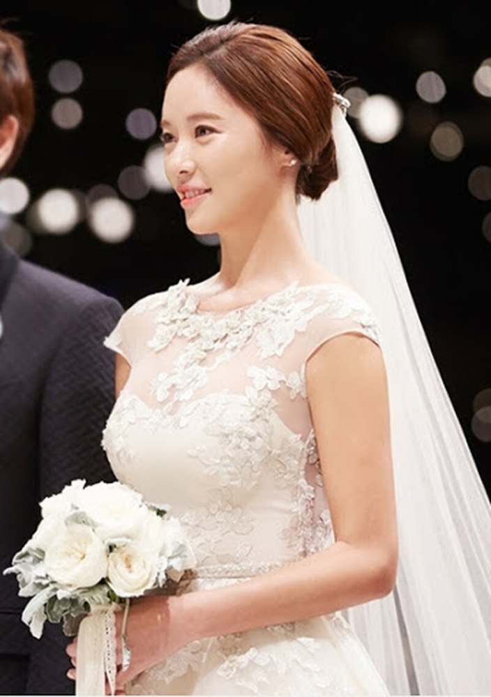 黄正音|韩剧女神黄静茵离婚后首度露面，消瘦不少但笑容灿烂很坚强