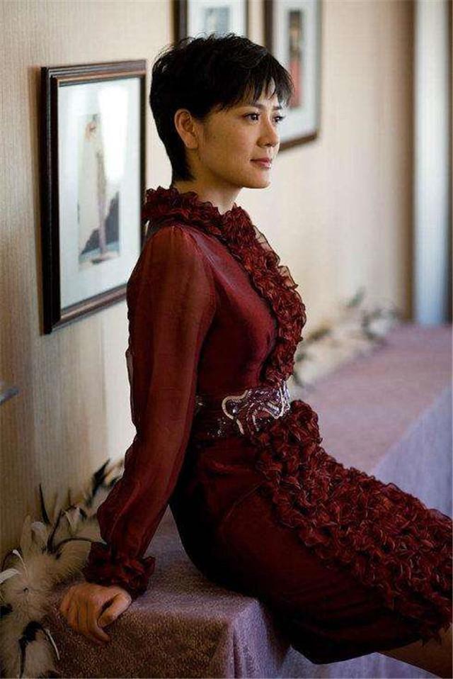 沈冰从天之骄女到锒铛入狱这位曾保送上浙大的优秀主持人