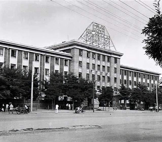 昔日山西太原的老照片,带大家去逛逛昔日的太原城,重温老太原的旧时光