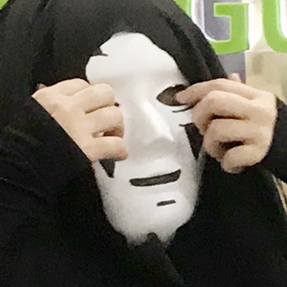 万圣节|一进公司发现前台有鬼在自毁双眼，人家说：这是为你好