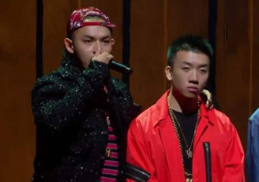 中国新说唱|浅谈《中国新说唱》总决赛：鱼龙混杂的评审，撬动主流大门的游戏