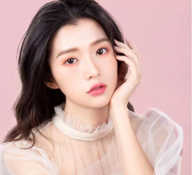 水瓶女和什么星座最配 水瓶座 星座 双子座 天秤座 射手男