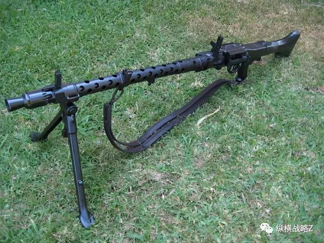 德国"黑科技"mg34机枪,改变步兵的作战方式,颠覆传统的重机枪