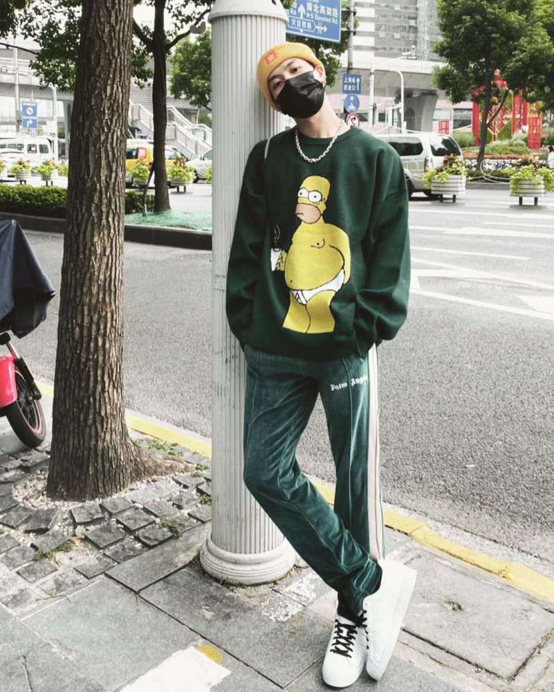 野生蹦迪穿搭盘点:张艺兴这"渣男标配装"是冠军没意见吧?