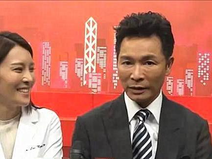 似乎是因为医美过度导致面部僵硬,郭晋安的脸看起来,让人觉得有一种