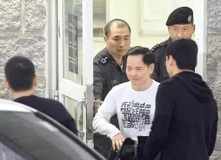 曾是港澳无人敢惹的教父,连张学友和刘德华都为他捧场,如今这样_腾讯