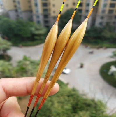 钓友自制芦苇浮漂自己动手装备全有可以当艺术品保留了