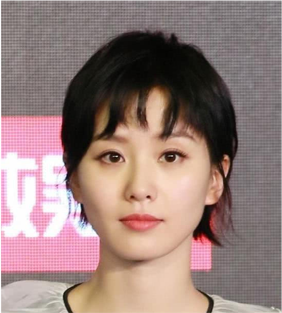 八大美女明星狗啃刘海造型大比拼,看看谁最惊艳?_腾讯新闻