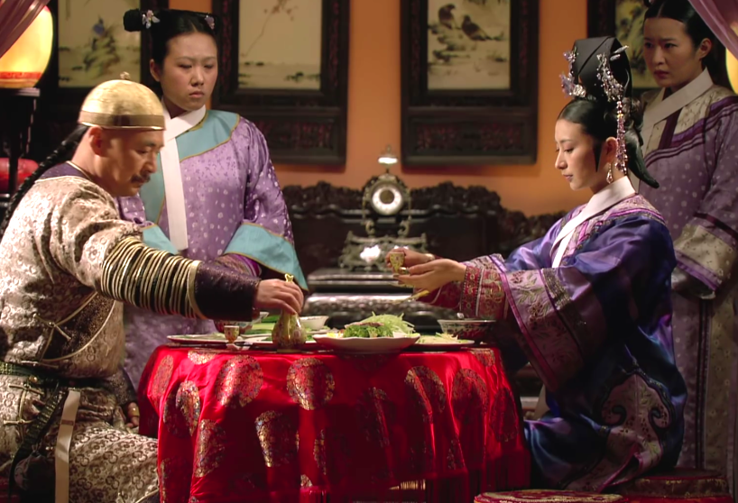 甄嬛传温实初在沈眉庄寝宫睡了一夜为何太后不追究原因太意外