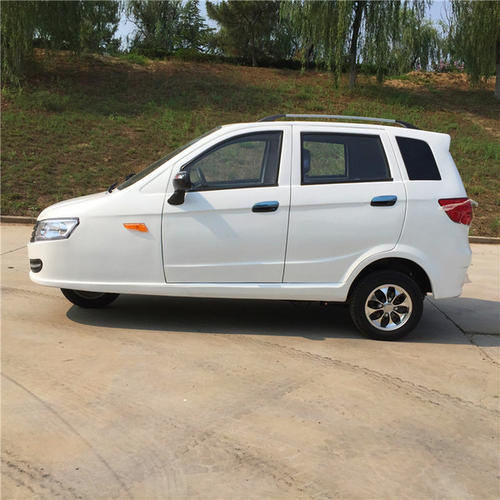 复活经典三轮车雅马哈r1的四缸发动机移到复古三蹦子汽车上