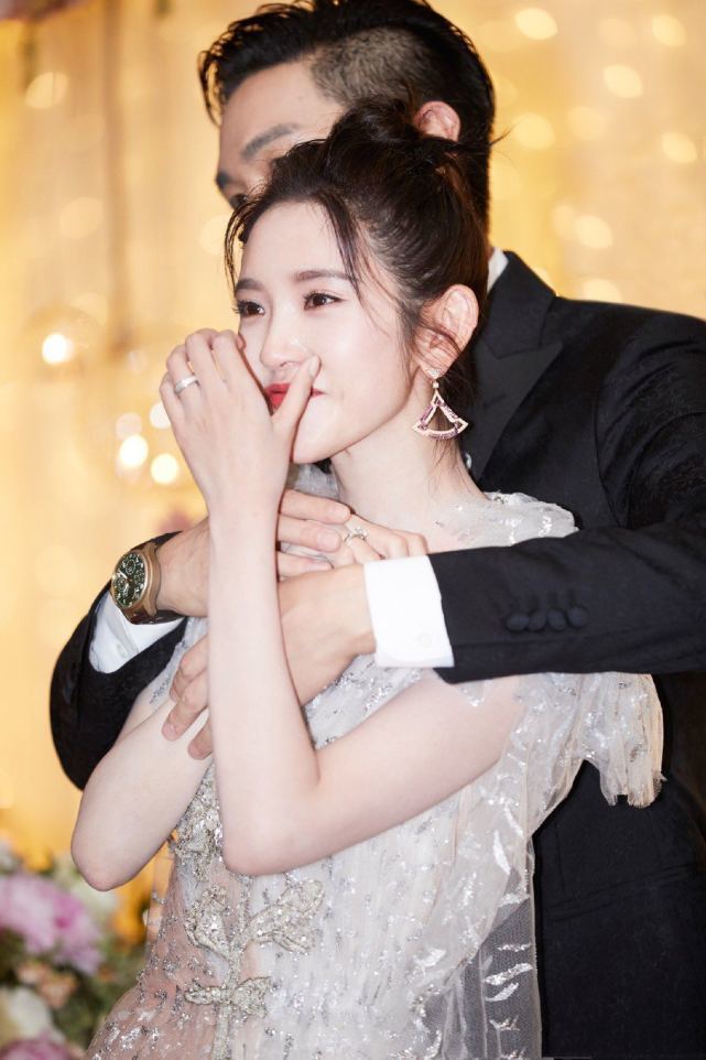 唐艺昕|唐艺昕产后复出综艺首秀，古装生图绝美，走路带风甜美可爱