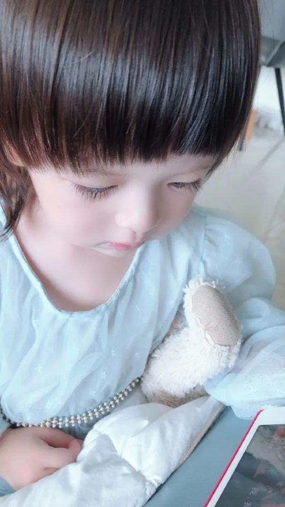 贾晓晨|她女儿真的好漂亮啊！