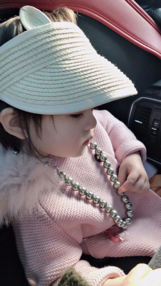 贾晓晨|她女儿真的好漂亮啊！