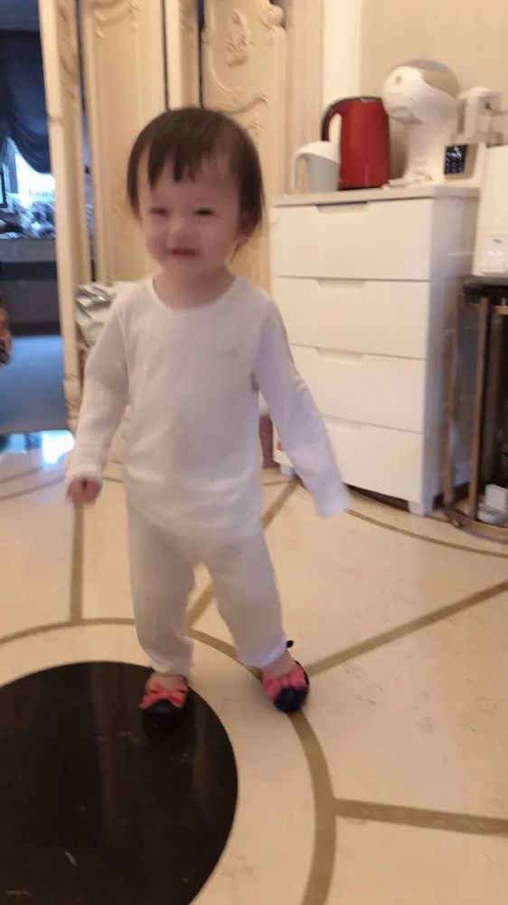 贾晓晨|她女儿真的好漂亮啊！