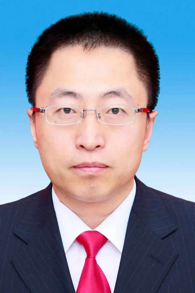 王雪峰任康巴什区代区长(附简历_腾讯新闻