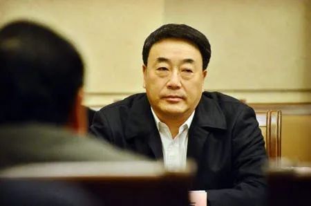 同日,山东淄博市公安局原党委副书记,副局长,正局级侦察员于洪德被查.