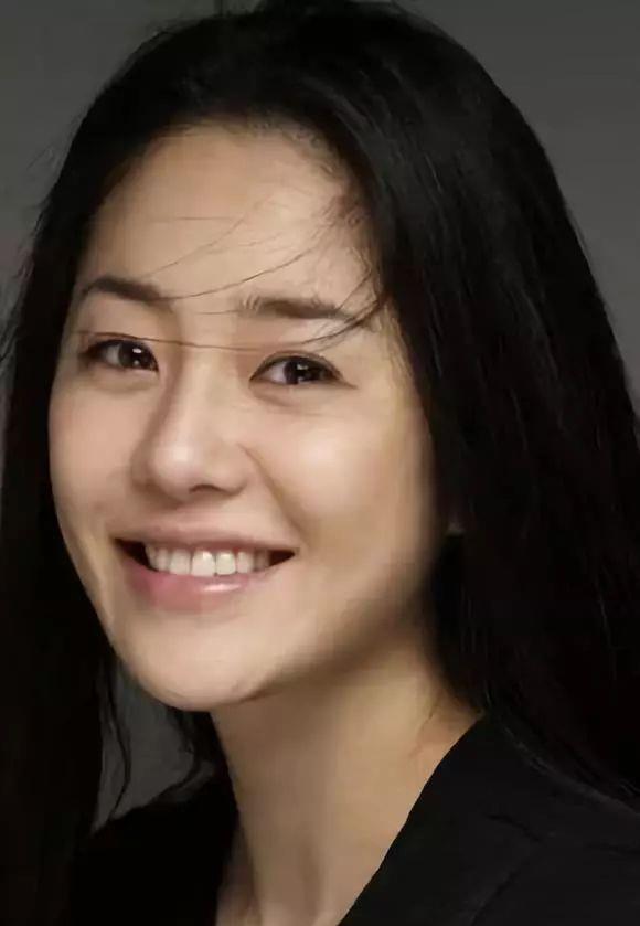 韩国三星"弃妃"逆袭成百亿巨星,说最温柔的话,做最决绝的事|李明熙|高